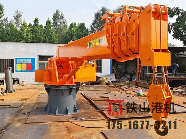 江西新余甲板起重機(jī)廠家船用起重機(jī)如何進(jìn)行裝卸貨物？